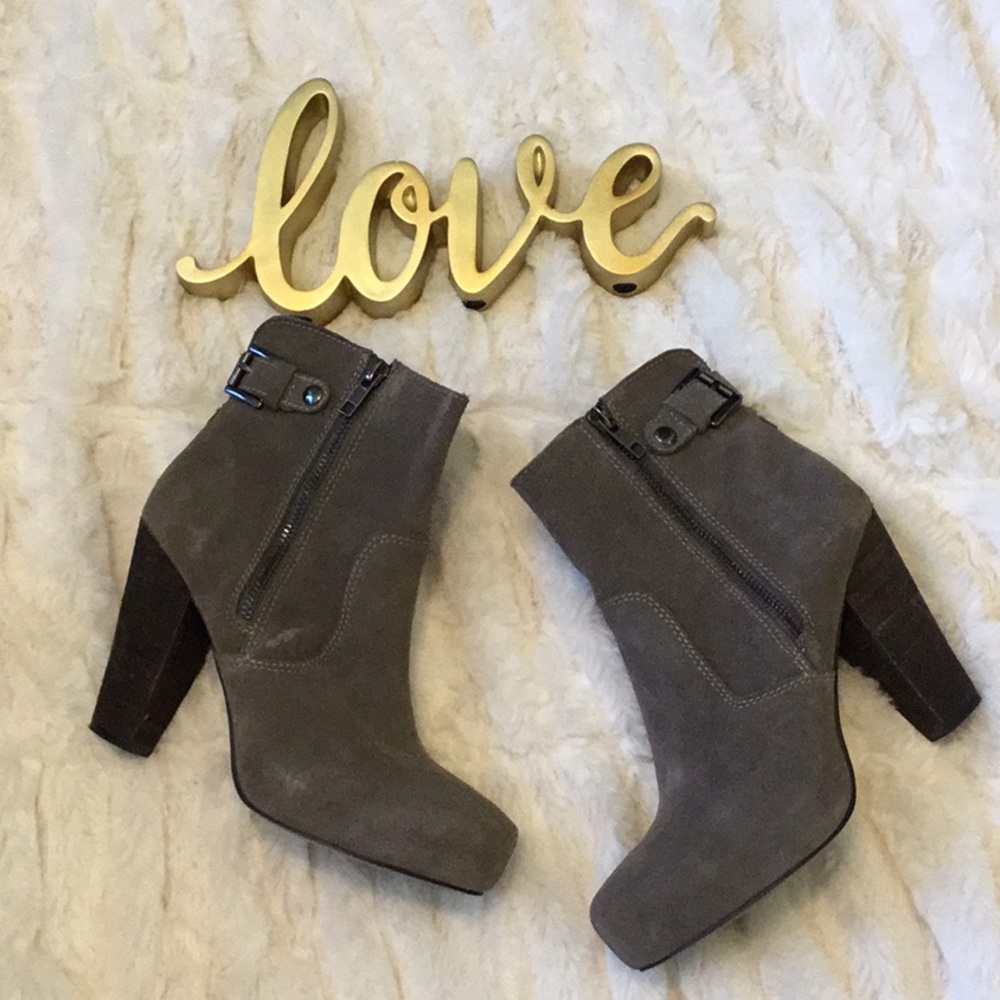 Banana Republic suede booties